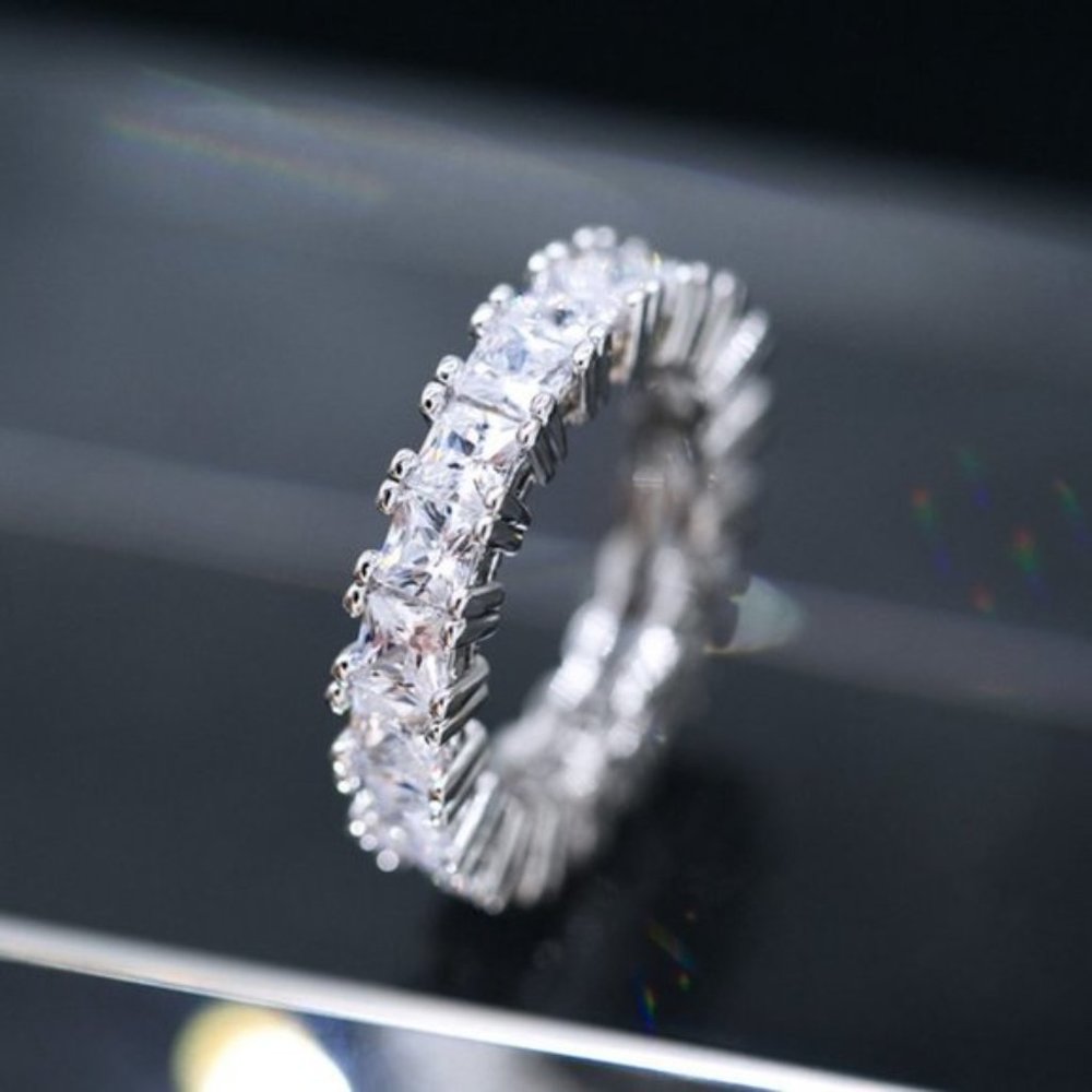 *NEW*Eternity 18K White Gold Square Diamond Ring - Picture 5 of 8